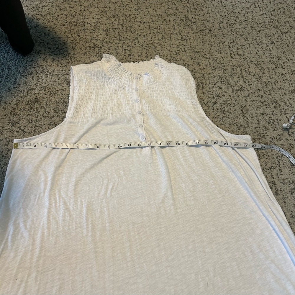 Torrid White Heritage Slub Smocked Yoke Henley Tank Size 3X - Picture 7 of 9